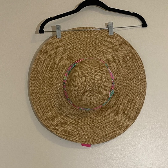 Lilly Pulitzer Accessories - NWT Lilly Pulitzer GWP Straw Sun Hat Journey to the Jungle